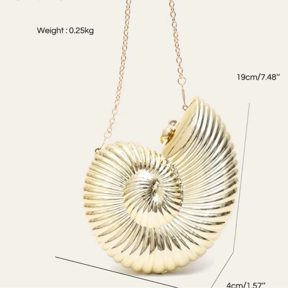 ✨✨GOLD SEASHELL Nautilus Spiral Clutch with Chain ✨✨New